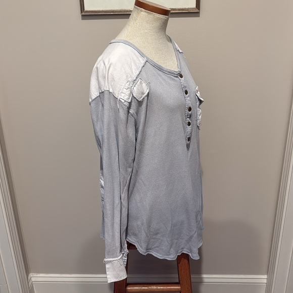 We The Free - Gene Henley Distressed V-Neck Pocket Blue Oversized Shirt - Large - Picture 7 of 13